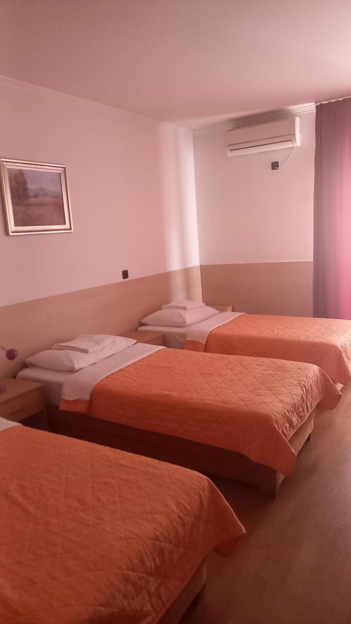 Hotel Viv Trebinje Ruang foto