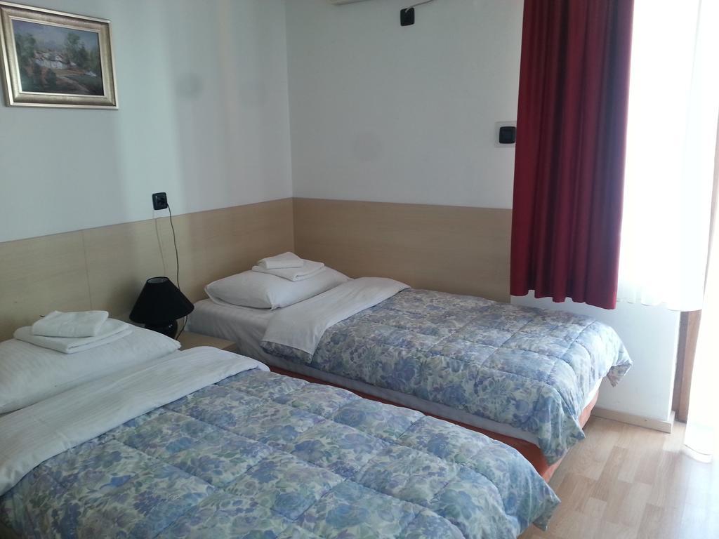 Hotel Viv Trebinje Bagian luar foto