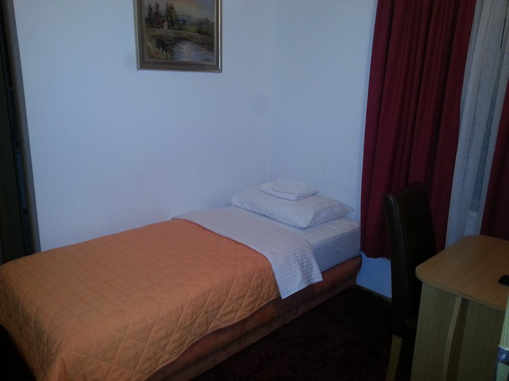 Hotel Viv Trebinje Bagian luar foto
