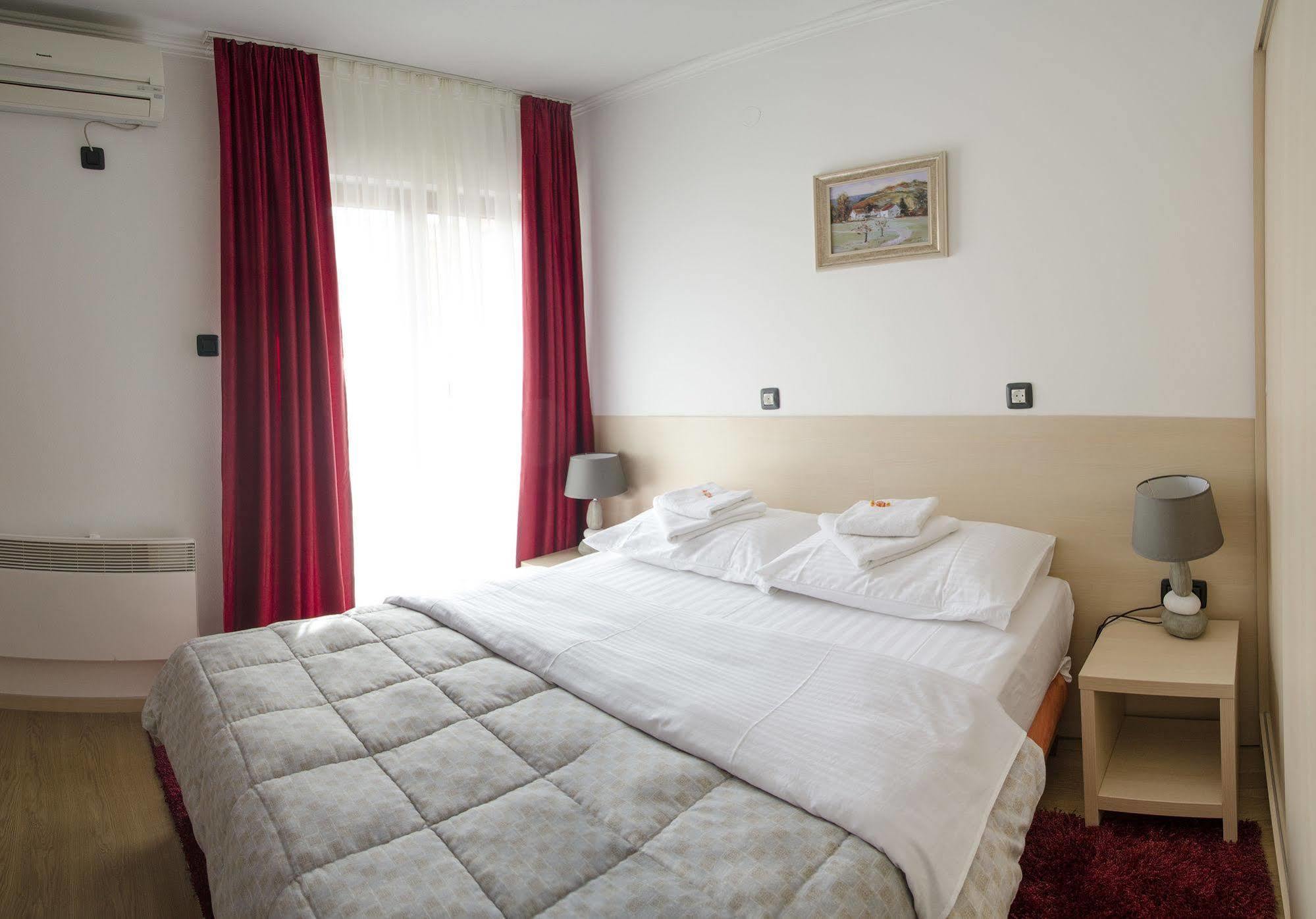 Hotel Viv Trebinje Bagian luar foto